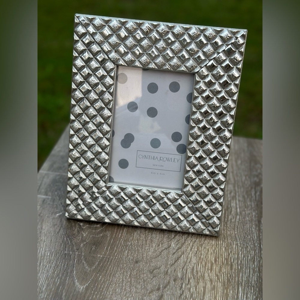 EUC/ Cynthia Rowley picture frame